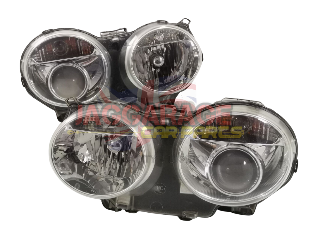 Adsız tasarım A Pair of Headlights with Modules - Image 1